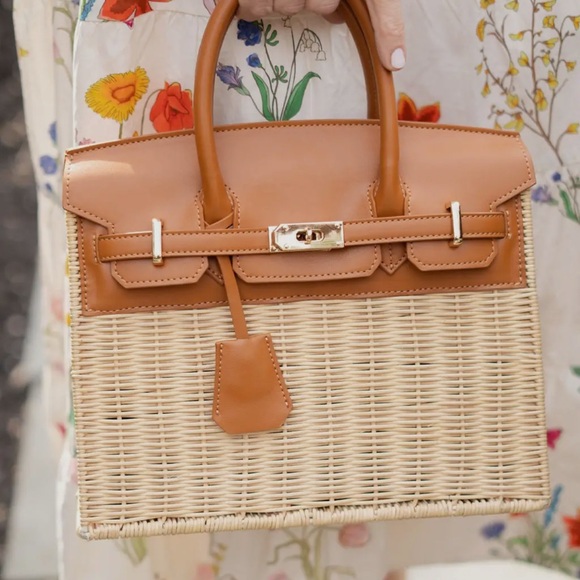 SAN TORINI Elegant Tan and Cream Satchel